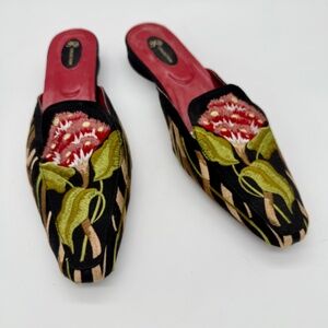 Vintage SXS Collection Floral Embroidered Silk Mules Elegant Size 40/9.5-10